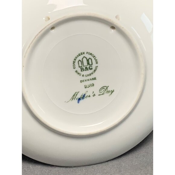 Bing & Grondahl Copenhagen Mothers Day Cow with Calf 1989 Plate 6" wide - Picture 2 of 10